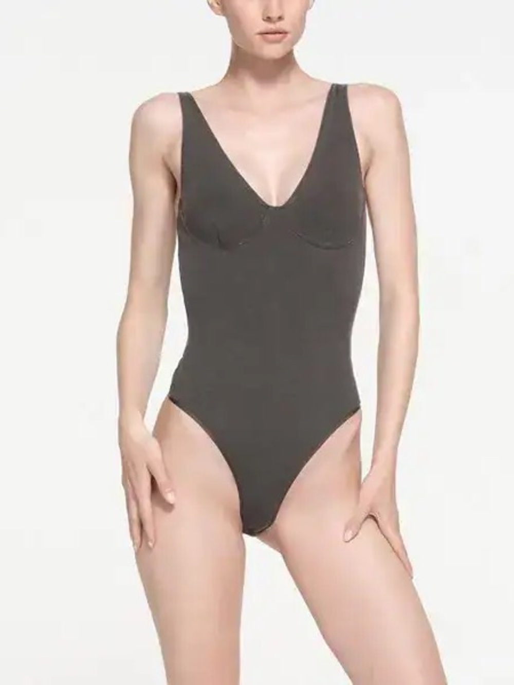 SKIMS Outdoor Plunge Bodysuit Taupe XS Sleeveless NWT